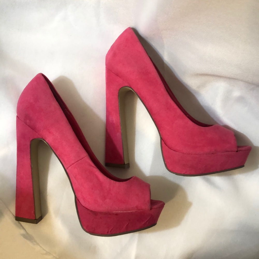 Breckelle’s Pink Suede Peep Toe Pumps